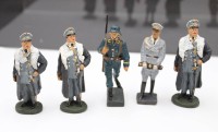 Auktion 351 / Los 7014 <br>5x Elastolin-Figuren, 3x H.Göring, Altersspuren, ca, H-7,3cm