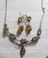 Auktion 371<br>Collier mit passenden Ohrh&auml;ngern, Silber-925-, gelbe Steine, zus. ca. 35 gr., L-ca. 45cm