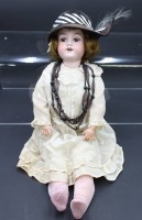 Auktion 351 / Los 12038 <br>Porzellankopfpuppe Armand Marseille , Schlafaugen , offener Mund mit Zähnchen ,