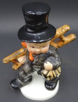 Auktion 364 / Los 9031 <br>gr. alter Schornsteinfeger von Goebel, Hut mit übermalten Glasurabplatzer, H-13 cm