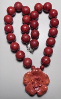 Auktion 369<br>massive Schaumkorallen-Halskette mit Korallen-Anh&auml;nger,  zus. ca. 190 gramm, L-Kette ca. 50 cm, Anh&auml;nger  D-5 cm, Silberschliesse-925- und Kugeln D-ca. 1,5  cm, ca. 200 gr