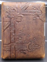 Los 6066 <br>Album um 1900 mit ca. 50 Fotokarten, ca. 1890.-1910, Schlie&szlig;e defekt