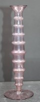 Auktion 353 / Los 10056 <br>Stiel-Vase, lila Glas, ca. H-19cm