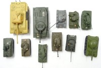 11 Panzermodelle, Metall, L. 7-13 cm, mit Altersspuren