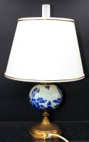 Auktion 353 / Los 16057 <br>Tischlampe, Delfts Dekor, ca. H-40cm