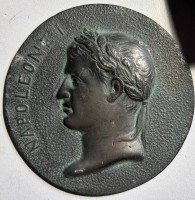 Auktion  / Los 7083 <br>Bronze-Plakette "Napoleone I", D-6 cm