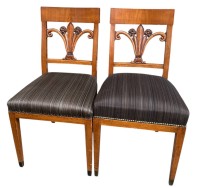 Auktion 362 / Los 14007 <br>2x massive Biedermeierstühle,  guter Zustand, H-91cm Sh-49cm