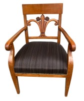 Auktion 362 / Los 14008 <br>Biedermeier-Armlehnstuhl, gut erhalten, H-90cm Sh-45cm B-58cm