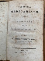 Auktion 369<br>"Synonymia Medicaminum" Leipzig 1851, in Latein, Altersspuren, 17,5x10,5 cm, Seiten tw. fleckig,
