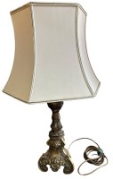Auktion 354 / Los 16063 <br>grosse Tischlampe mit massiven, schweren Messingstand, H-75 cm