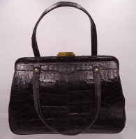 Auktion 355 / Los 13026 <br>vintage Reptilienleder-Handtasche, 21x30 cm