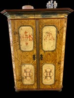 Auktion 375<br>Barocker Sakristei-Schrank, Tanne/Fichte  mit orig. Fassung um 1770, 2 tg. zerlegbar, innen mit div. Schubladen, orig. Eisenbeschl&auml;ge, Schloss und Widerhaken, H-165 cm, B-136 cm, T-61 cm, 3 Borde fehlen wohl