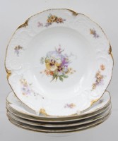 Auktion 356 / Los 8028 <br>6x tiefe Speiseteller, frühes Rosenthal Sanssouci, Goldzier und aufwendige Blumenbemalung, um 1900,  D-24,5cm