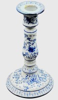 Auktion 356 / Los 9041 <br>einzelner hoher Fayence Kerzenhalter mit floraler Blaumalerei, wohl Frankreich, 18/19. Jhd., H-22 cm, D-12 cm  unten, Blaumarke