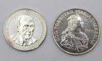 Auktion 356 / Los 6052 <br>Gedenkmedaille Konrad Adenauer sowie 500 Schilling 1980, Silber, zus. 39,1gr.