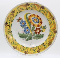 Auktion 356 / Los 9057 <br>gr. Kellinghusen Schale mit Blumenmalerei, 18.Jhd., Abplatzer etc., H-ca. 6 cm, D-32 cm