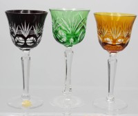 Auktion 357 / Los 10016 <br>3x div. Buntglas-Römer, H-max. 21 cm