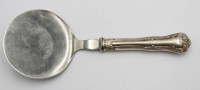 Auktion 357 / Los 11008 <br>Pastetenheber, Silbergriff, Dänemark 1938, L-19cm