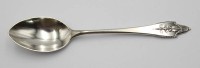 Auktion 357 / Los 11011 <br>Kaffeelöffel, Georg Jensen, Silber, 1932, verso Gravur von 1943, 24gr., L-14,7cm