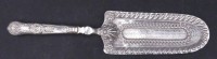 Auktion 357 / Los 11020 <br>gr. Silber-Vorleger, div. ungedeutete Punzen, L-26 cm, 45,2 gr., guter Zustand, 19.Jhd.