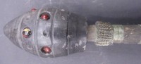 Auktion 357 / Los 15501 <br>Was ist das?, Gebetsmühle ??, Holz, tw. mit Draht  umwickelt, Knauf wohl Stein, L-22 cm