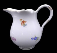 Auktion 357 / Los 8036 <br>Sahnekännchen "Meissen" Blumen, 1.Wahl, H-10 cm