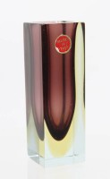 Auktion 357 / Los 10025 <br>Blockvase, Murano, eine Ecke am Stand bestossen, ca. H-12,7cm