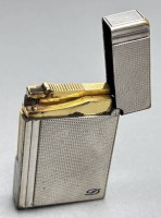 Auktion 357 / Los 16010 <br>Gasfeuerzeug "Dupont" Gebrauchsspuren, Funktion nicht geprüft