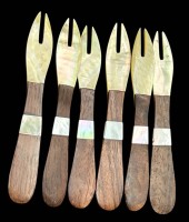 Auktion 357 / Los 15033 <br>6x kl. Petit Four Gabeln, Perlmutt?, L-9 cm