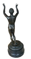 Auktion 357 / Los 15034 <br>hohe Bronze "Sonnenanbeter" um 1890, auf Marmorsockel, H-47 cm