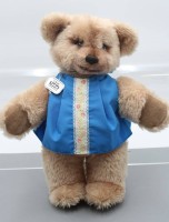 Auktion 357 / Los 12021 <br>Teddy, Steiff Form, nur Schild, ca. H-40cm