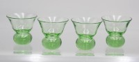 Auktion 357 / Los 10049 <br>4x Likörschalen, Stand Uranglas, H-6,5cm