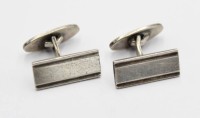 Auktion 358 / Los 1018 <br>Paar Sterling-Manschettenknöpfe, A&amp;K Danmark, 11,6gr., 2 x 0,8cm