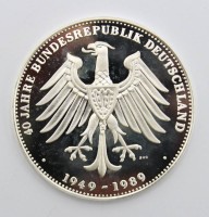 Auktion 358 / Los 6001 <br>gr. Feinsilbermedaille, 40 Jahre Bundesrepublik, 20gr., D-4cm, PP in Kapsel