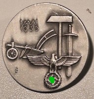 Auktion 358 / Los 7010 <br>Abzeichen "1.Mai 1936"