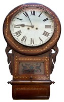 Auktion 358 / Los 2011 <br>Wanduhr, Holz intarsiert, Werk läuft, H-70 cm, B-40 cm, guter Zustand