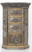 Auktion 358 / Los 15018 <br>neuzeitl. Schmuckschränkchen mit alt ägyptischen Szenen, gemarkt "Veronese", H-22cm B-14,5cm T-8,8cm