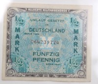 Auktion 358 / Los 6022 <br>Banknote, 1/2 Mark, Alliierte Militärbehörde, ger./Glas, RG 36 x 18cm