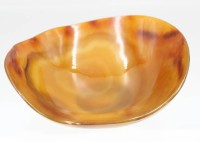 Auktion 358 / Los 15026 <br>Schale aus Karneol gefertigt, H-5,3cm B-12,5cm