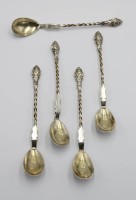 Auktion 358 / Los 11007 <br>5x antike wohl Mokkalöffel, 12lötiges Silber, Meister "E.W.", Stiele mit Gesichtern, zus. 64,7gr., L-13cm
