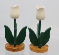 Auktion 358 / Los 15038 <br>8x Tischblumen, Holz, wohl Erzgebirge, ca. H-13cm