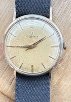 Auktion 358 / Los 2055 <br>HAU "Juvenia"  automatic, Werk läuft, Tragespuren, Stoffband