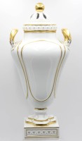 Auktion 358 / Los 8063 <br>sehr schöne hohe Deckelvase, Fürstenberg, Goldstaffage, H-49,5cm