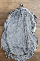 Auktion 358 / Los 11051 <br>Silber-Handbeutel-930-, leicht beschädigt, L-ca. 13 cm, 90,7 gr