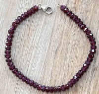 Auktion 358 / Los 1313 <br>Armband, rote Steine (Rubine?), Goldschliesse -585ca. L-ca. 20 cm, 10,7 gr,
