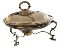 Auktion 358 / Los 11055 <br>ovale Warmhalteschale auf Stovchen mit Brenner, plated, guter Zustand, H-15 cm, 27x20 cm