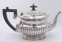 Auktion 358 / Los 11057 <br>Teekanne, Sheffield plate, Queen Anne, sehr guter Zustand,  kaum benutzt, H-15 cm