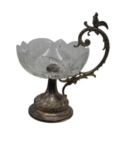 Auktion 358 / Los 10029 <br>Tafelaufsatz um 1900, beschliffenes Glas, versilberte Monturen diese berieben, ca. H-27cm D-18cm