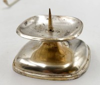 Auktion 358 / Los 11069 <br>versilb. Kerzenhalter,  H-5 cm, 9x9 cm