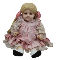 Auktion 358 / Los 12016 <br>frühe Celluloid-Puppe, Kämmer &amp; Reinhardt, Nr. 11/8,  Schelmenaugen, offener Mund mit Zähnchen, Gliederbänder müssten erneuert werden, ca. H-50cm